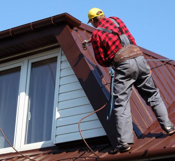 Was your roof damaged? Enter Quotatis and Find a roofing contractor