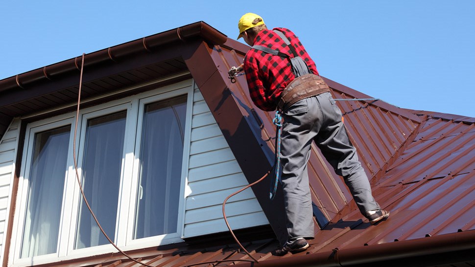 Was your roof damaged? Enter Quotatis and Find a roofing contractor